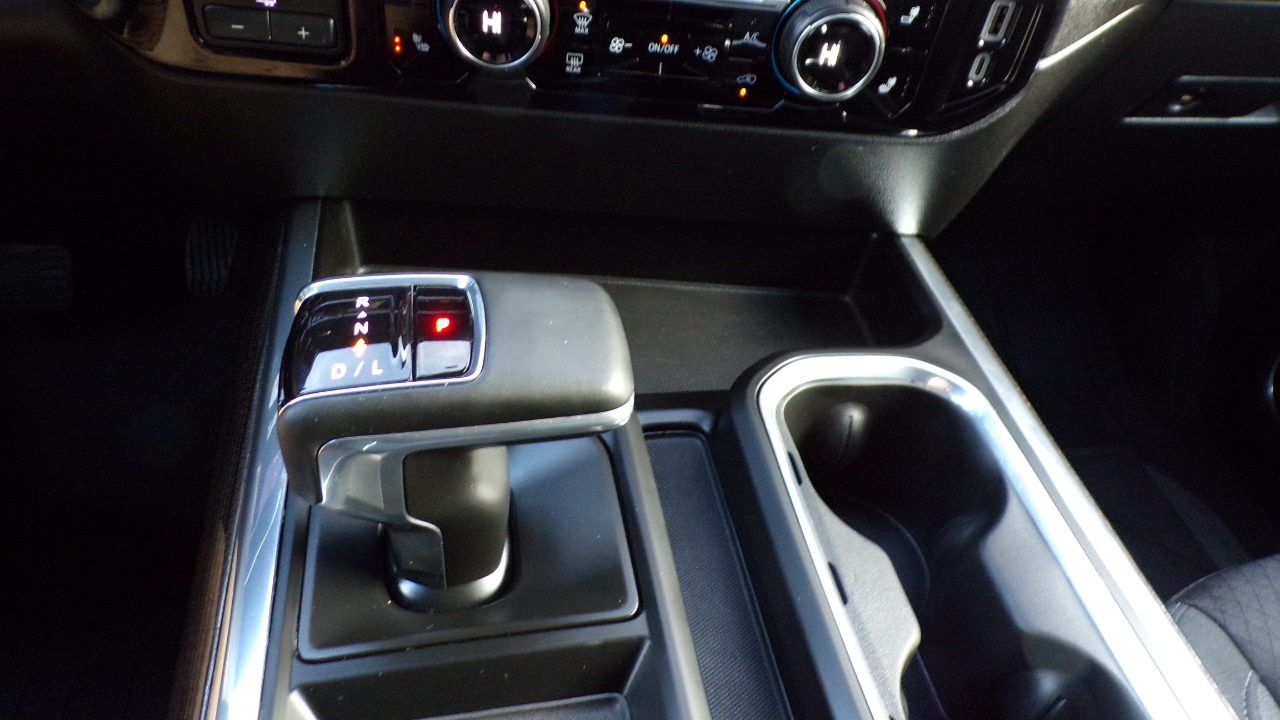 Chevrolet Silverado 1500 4WD Double Cab 147" RST 2023