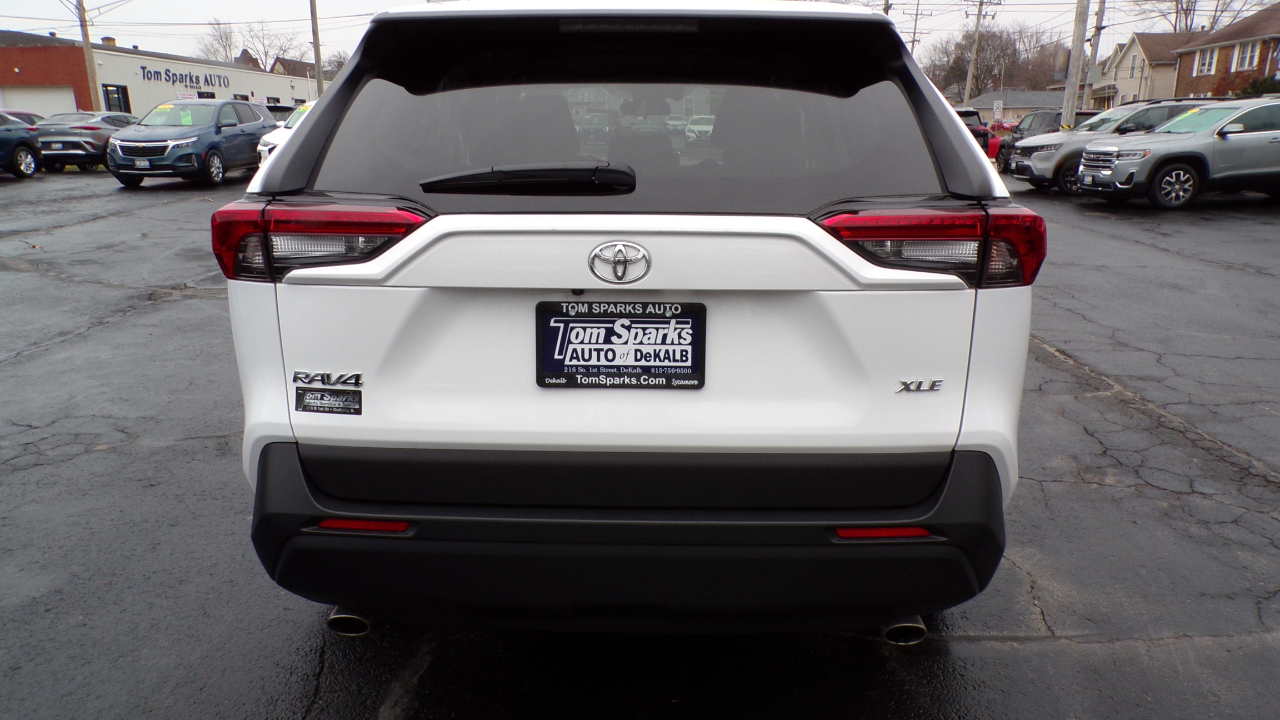 Toyota RAV4 XLE 2025