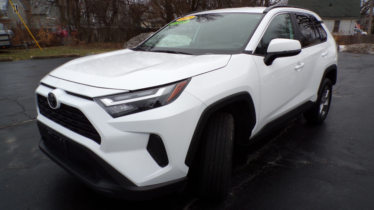 Toyota RAV4 XLE 2025