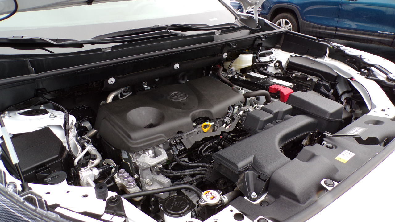 Toyota RAV4 XLE 2025