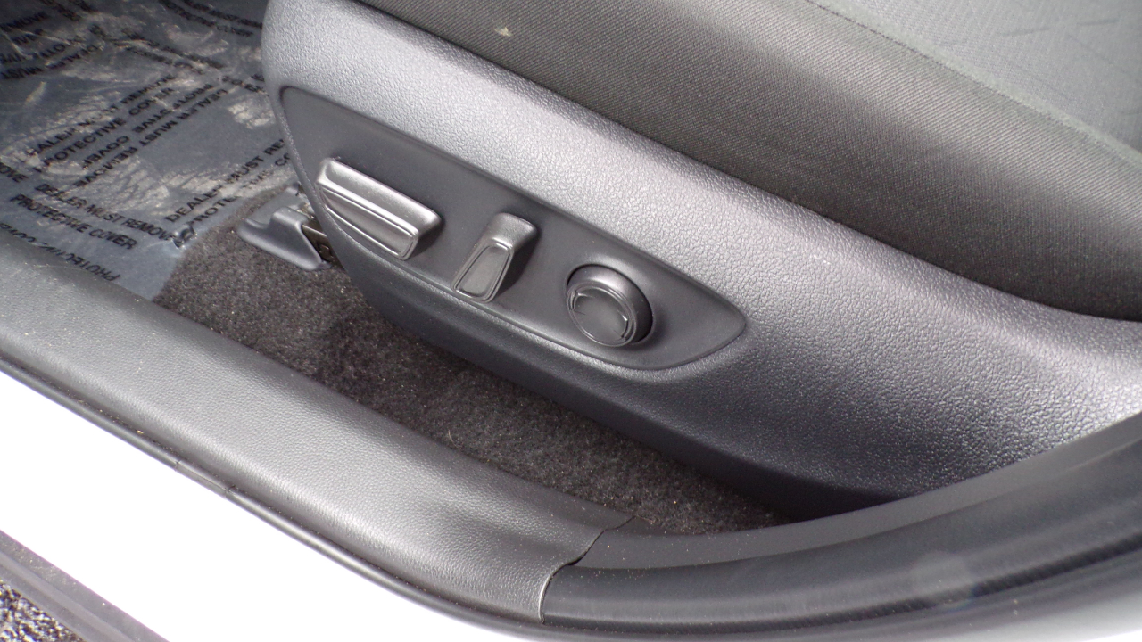 Toyota RAV4 XLE 2025