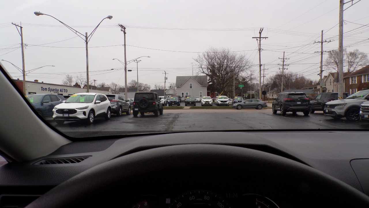 Toyota RAV4 XLE 2025