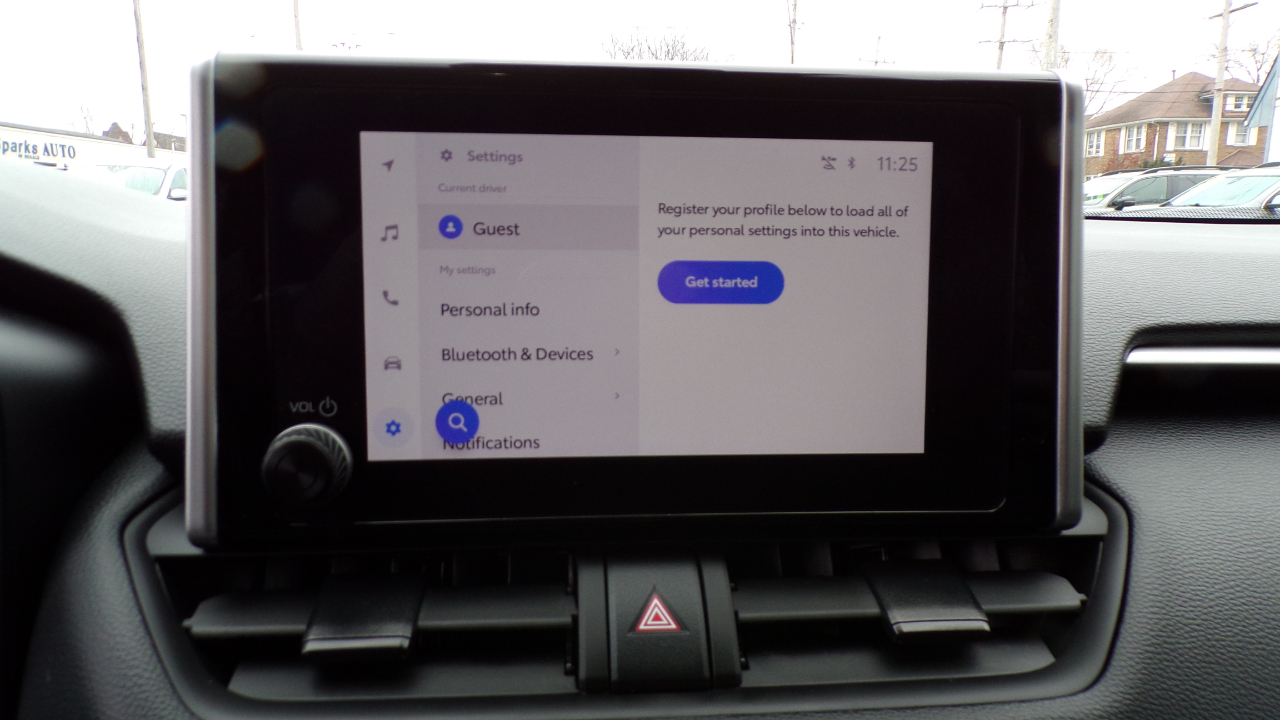 Toyota RAV4 XLE 2025