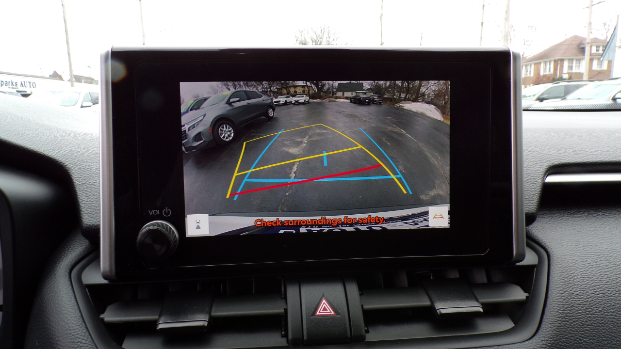 Toyota RAV4 XLE 2025