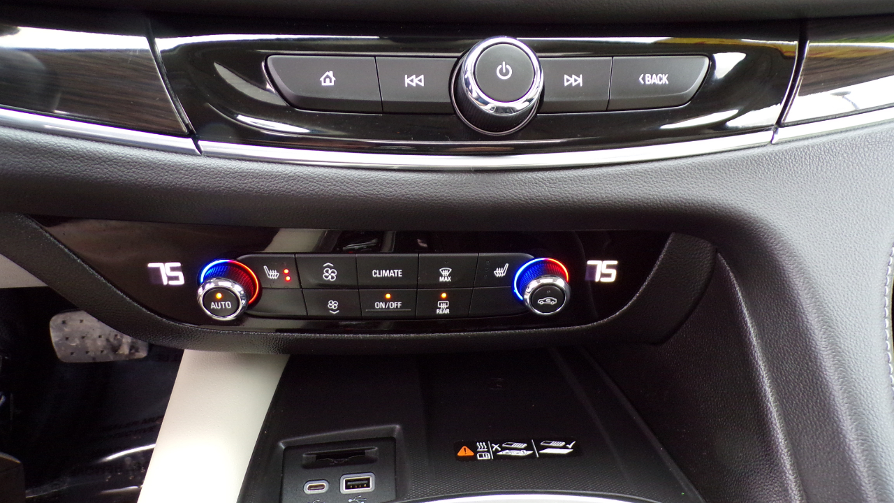 Buick Enclave AWD 4dr Essence 2023