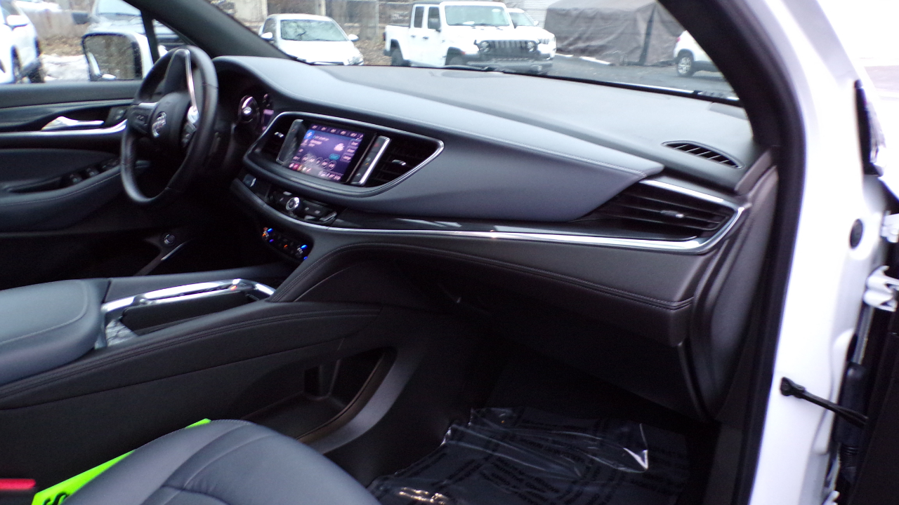 Buick Enclave Essence 2023