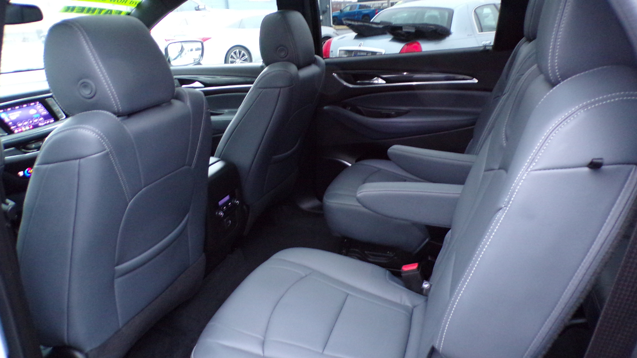 Buick Enclave Essence 2023