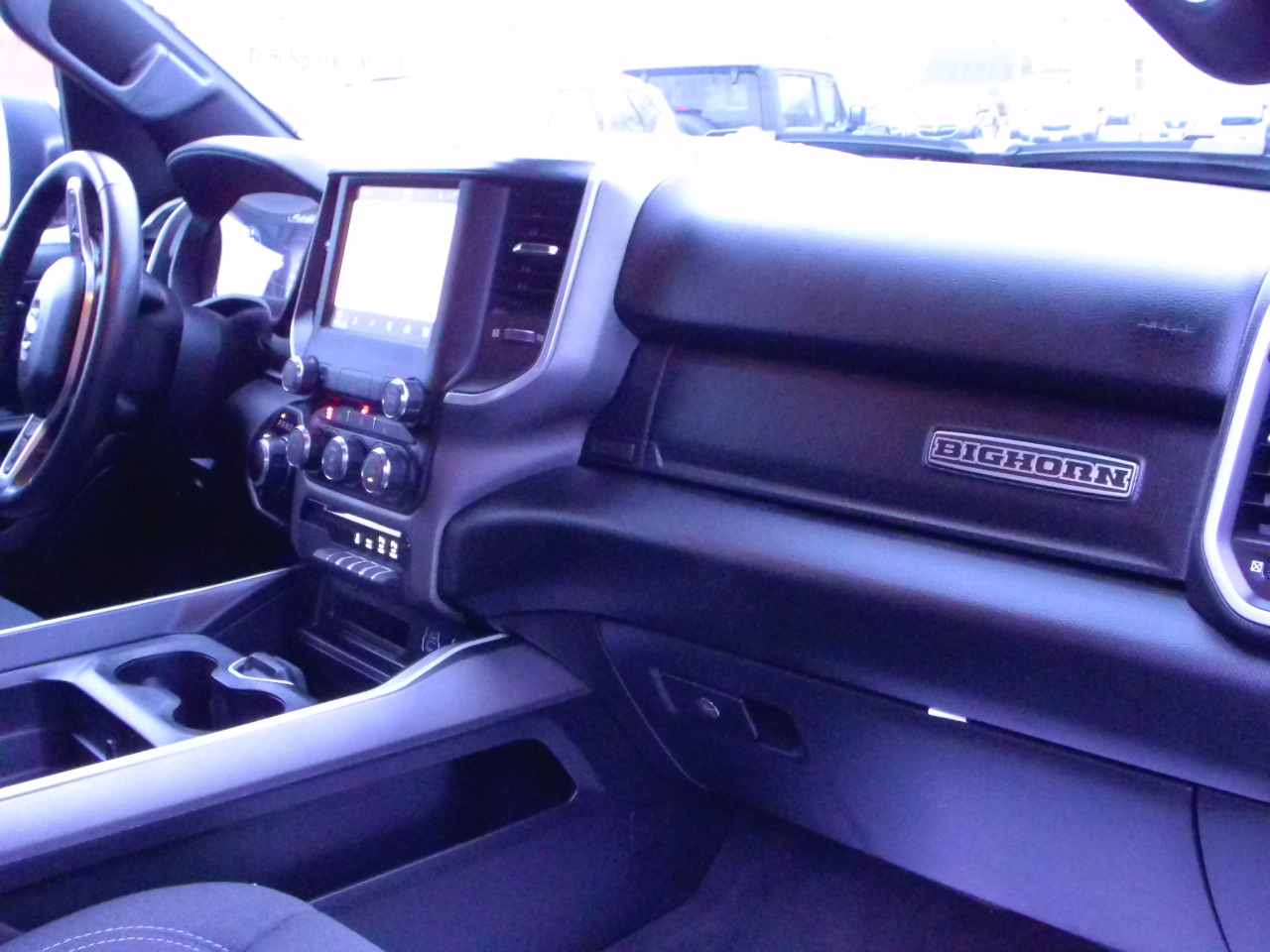 RAM 1500 Big Horn 4x4 Crew Cab 5'7" Box 2022