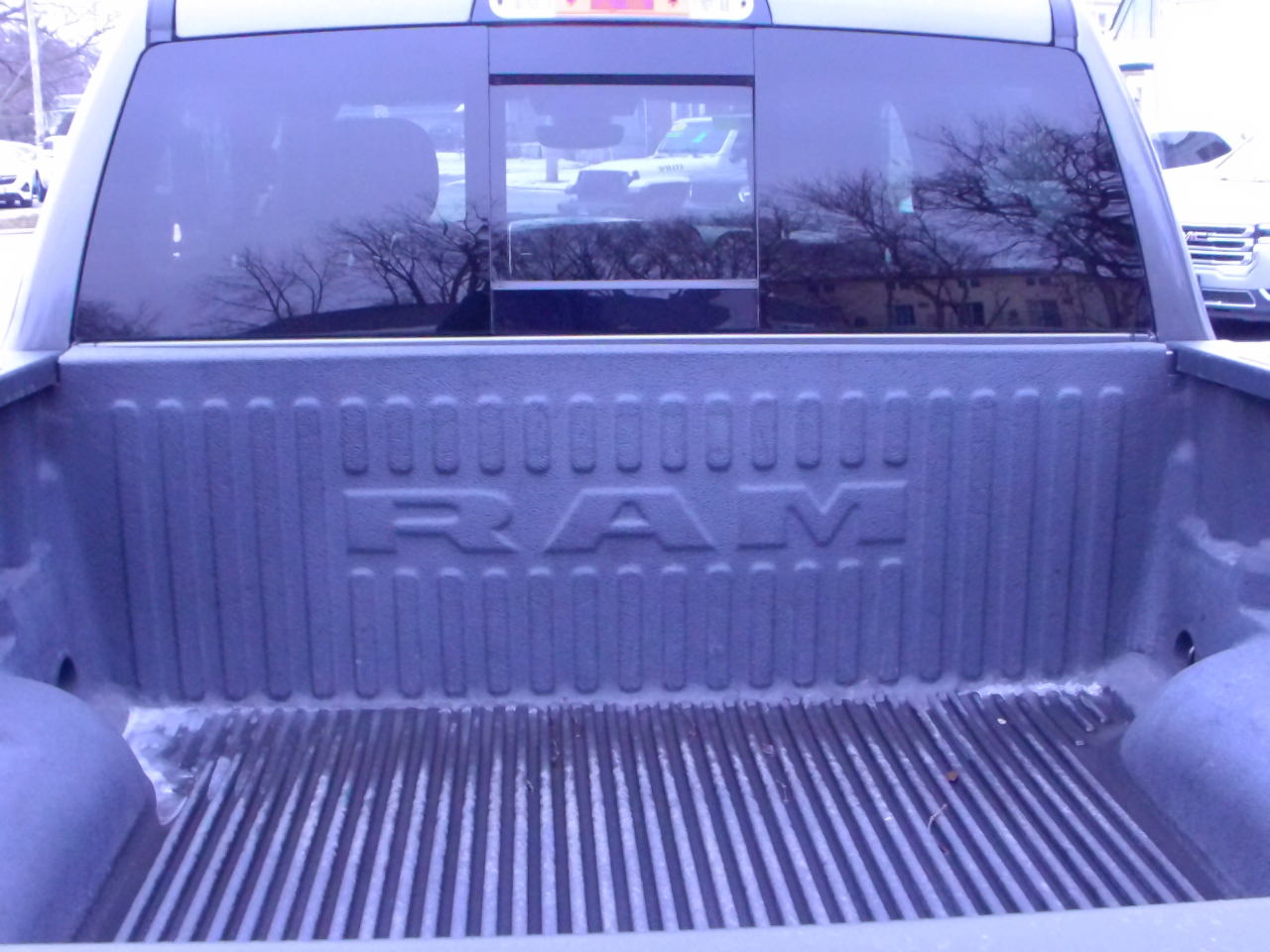 RAM 1500 Big Horn 4x4 Crew Cab 5'7" Box 2022