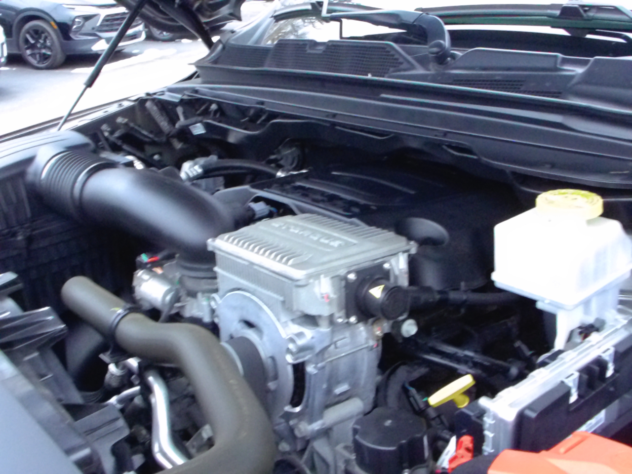 RAM 1500 Big Horn 4x4 Crew Cab 5'7" Box 2022