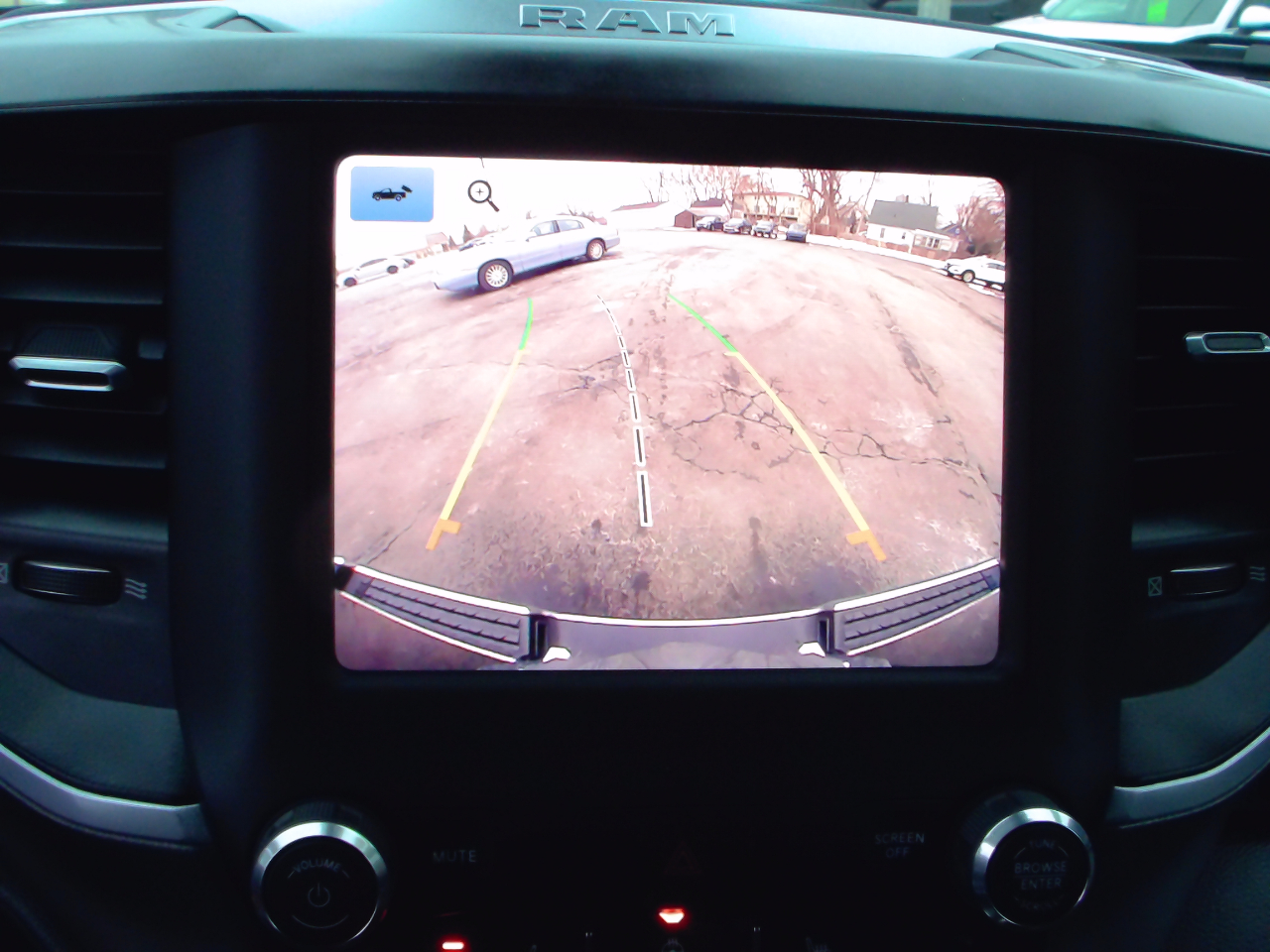 RAM 1500 Big Horn 4x4 Crew Cab 5'7" Box 2022