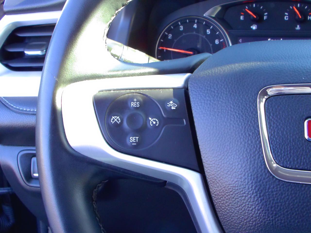 GMC Acadia FWD 4dr SLT 2023