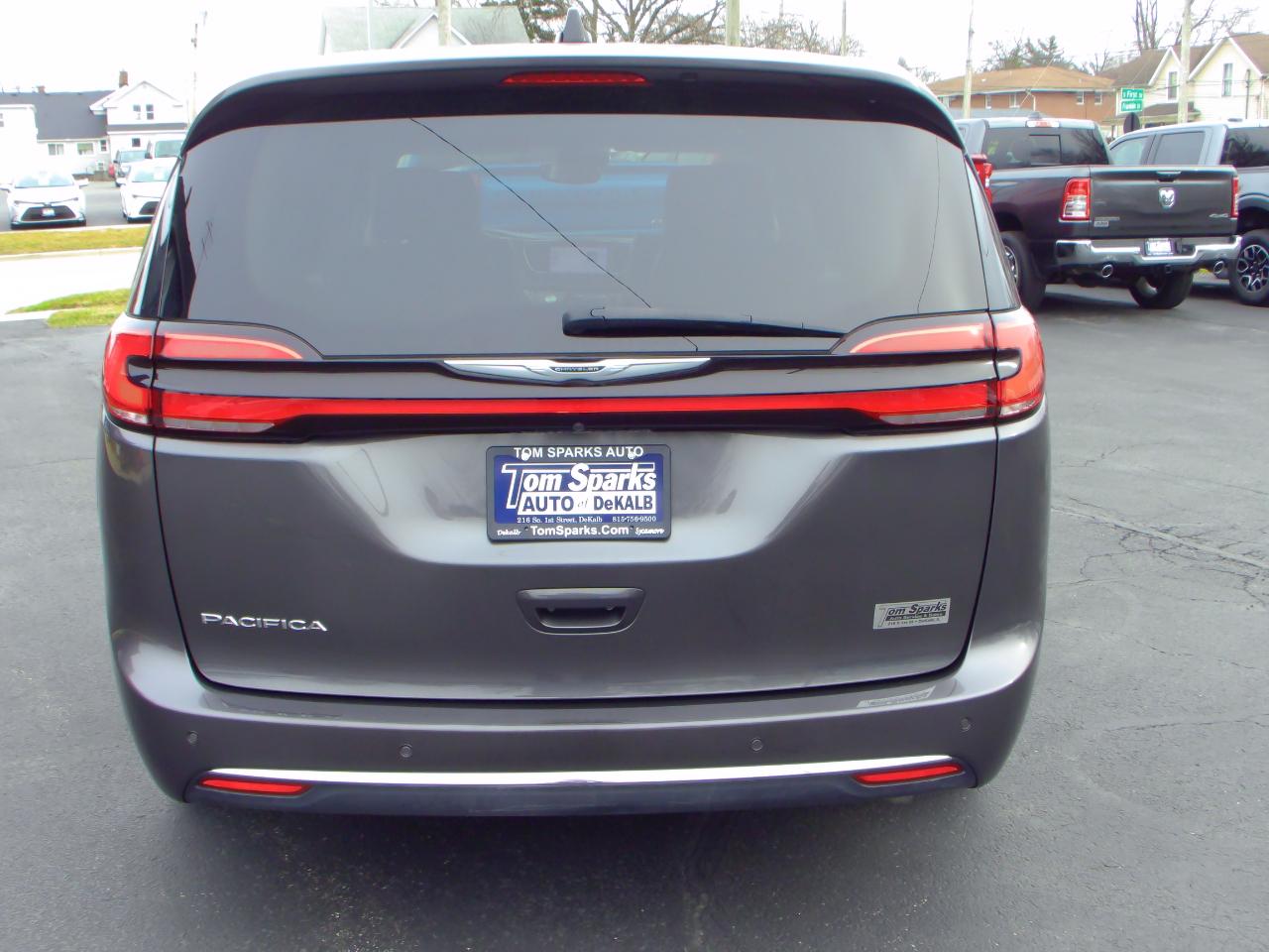 Chrysler Pacifica Touring L FWD 2023