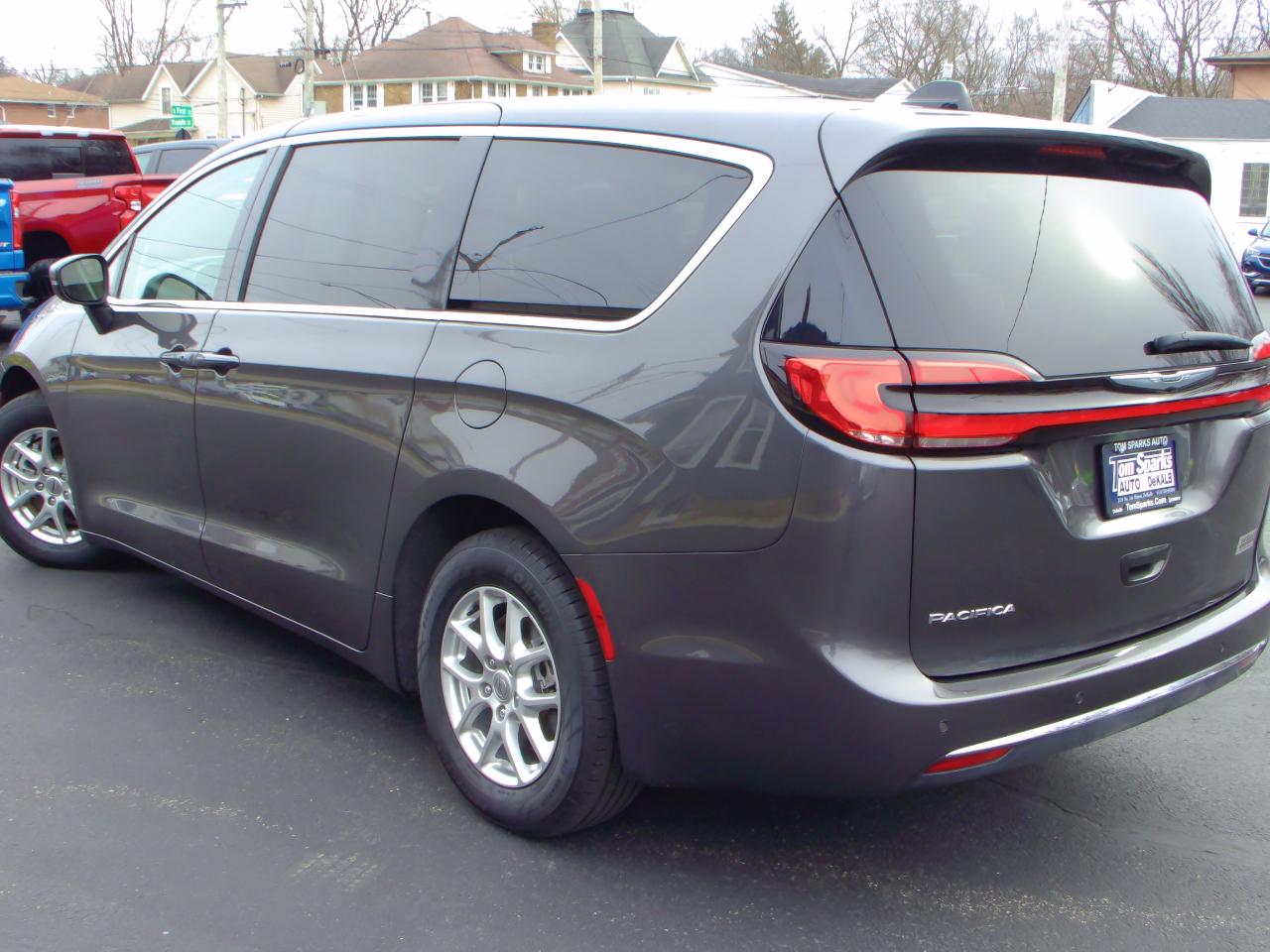 Chrysler Pacifica Touring L FWD 2023