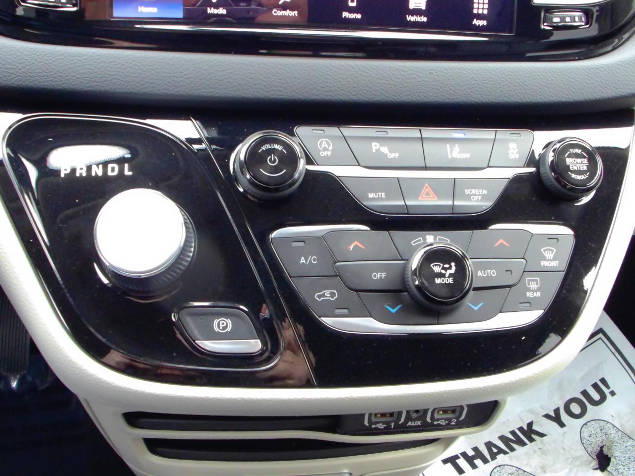 Chrysler Pacifica Touring L FWD 2023