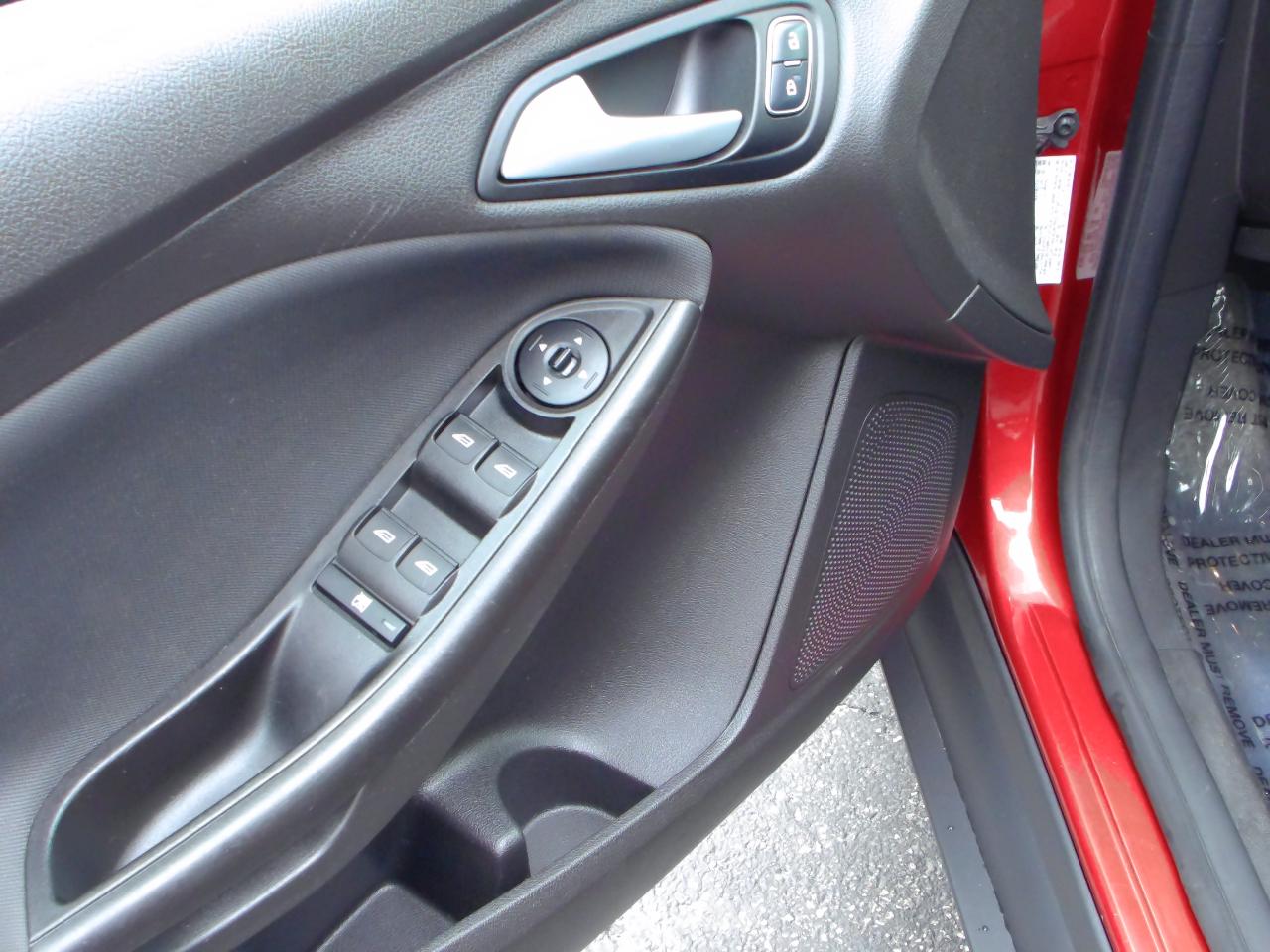 Ford Focus SE Sedan 2017