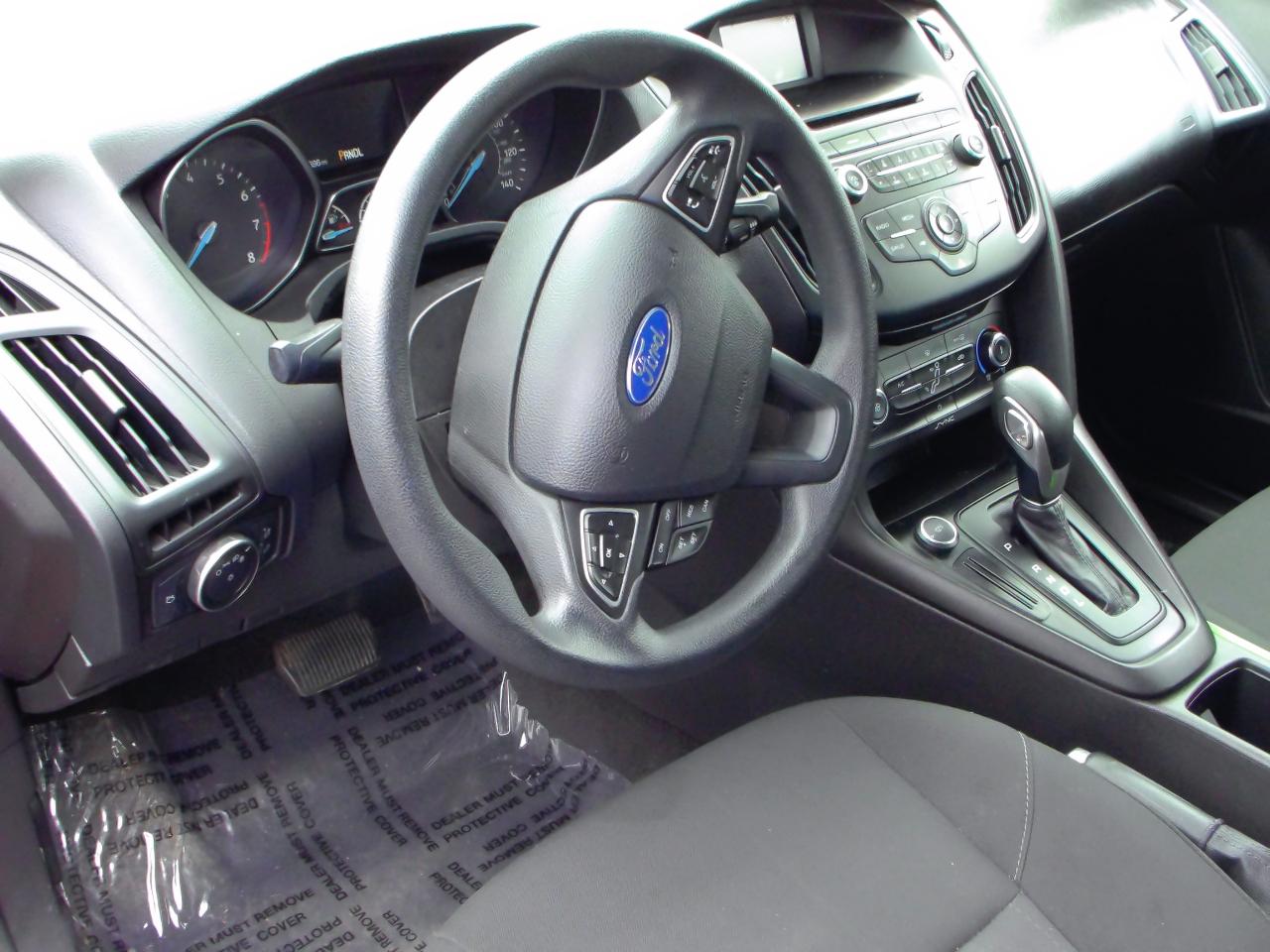 Ford Focus SE Sedan 2017