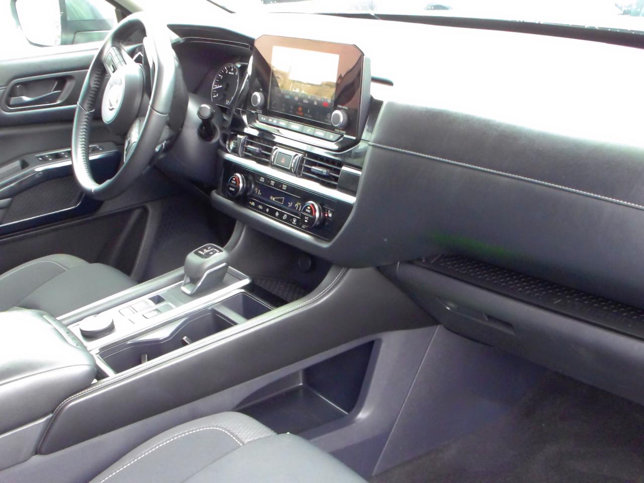 Nissan Pathfinder SV 4WD 2025