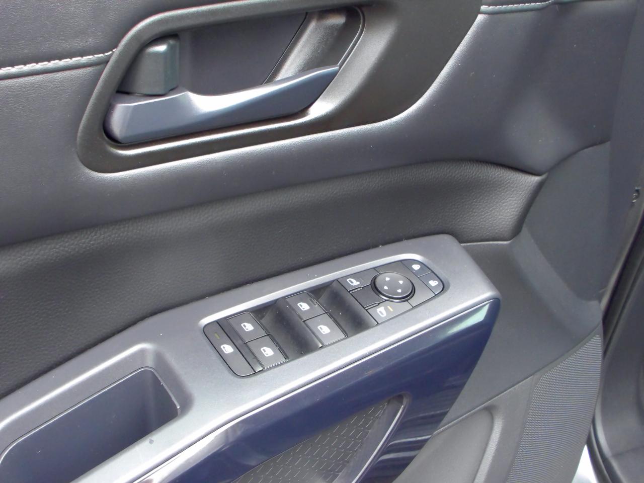 Nissan Pathfinder SV 4WD 2025