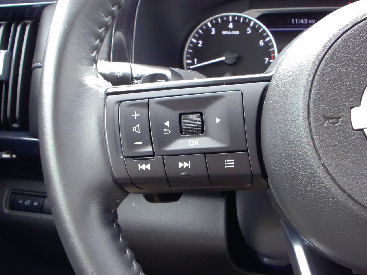 Nissan Pathfinder SV 4WD 2025