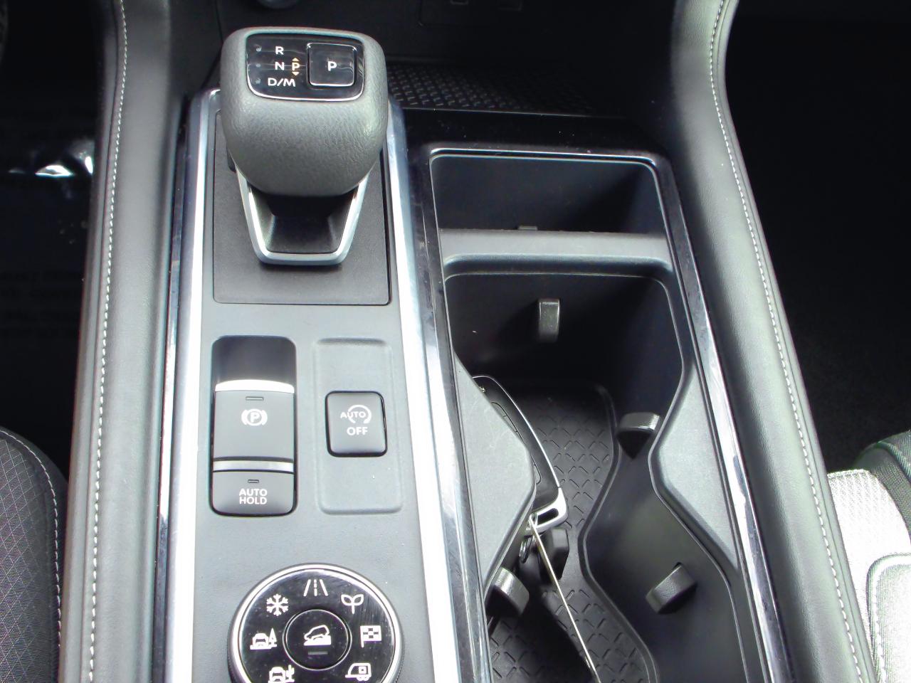 Nissan Pathfinder SV 4WD 2025