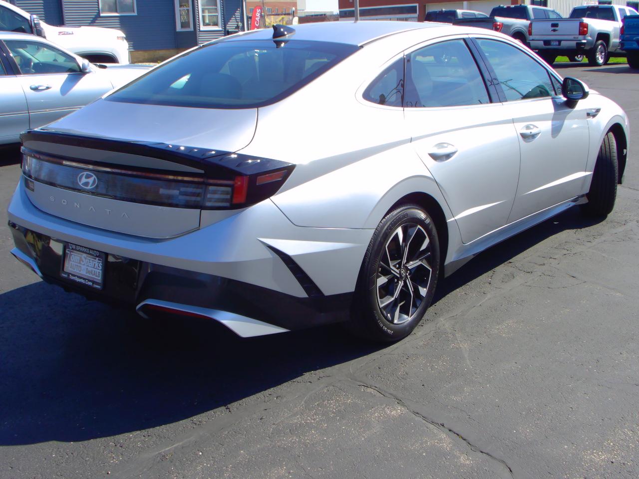 Hyundai Sonata SEL FWD 2025