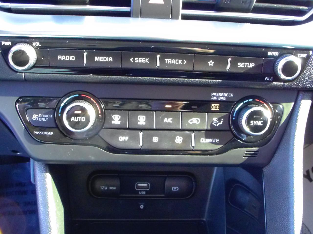 Kia Niro Plug-In Hybrid EX FWD 2020