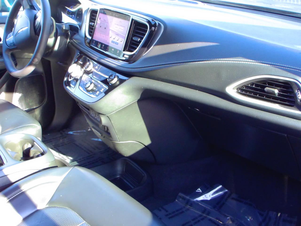 Chrysler Pacifica Hybrid Touring L FWD 2022