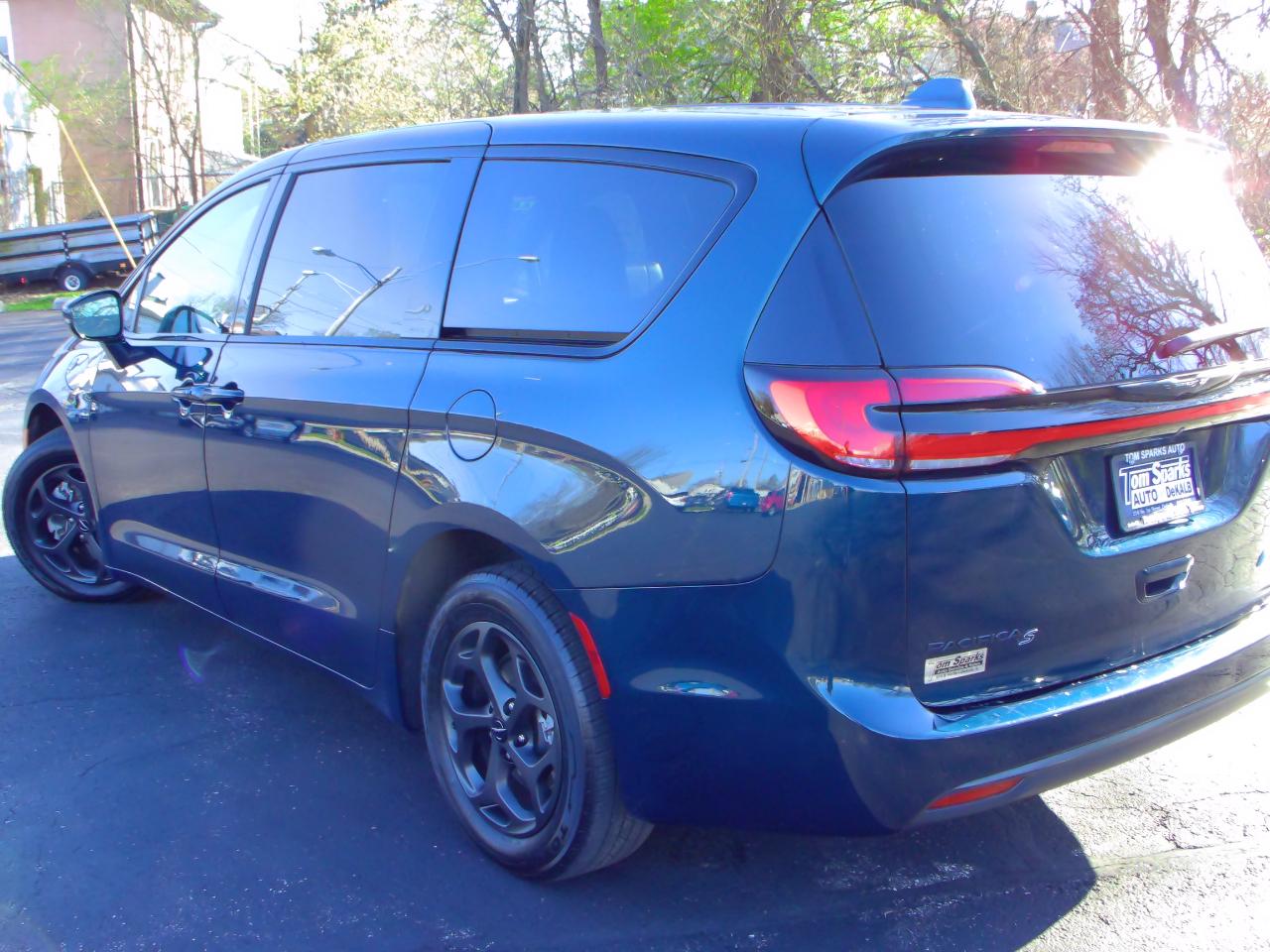 Chrysler Pacifica Hybrid Touring L FWD 2022