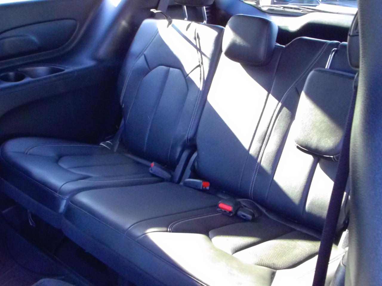 Chrysler Pacifica Hybrid Touring L FWD 2022