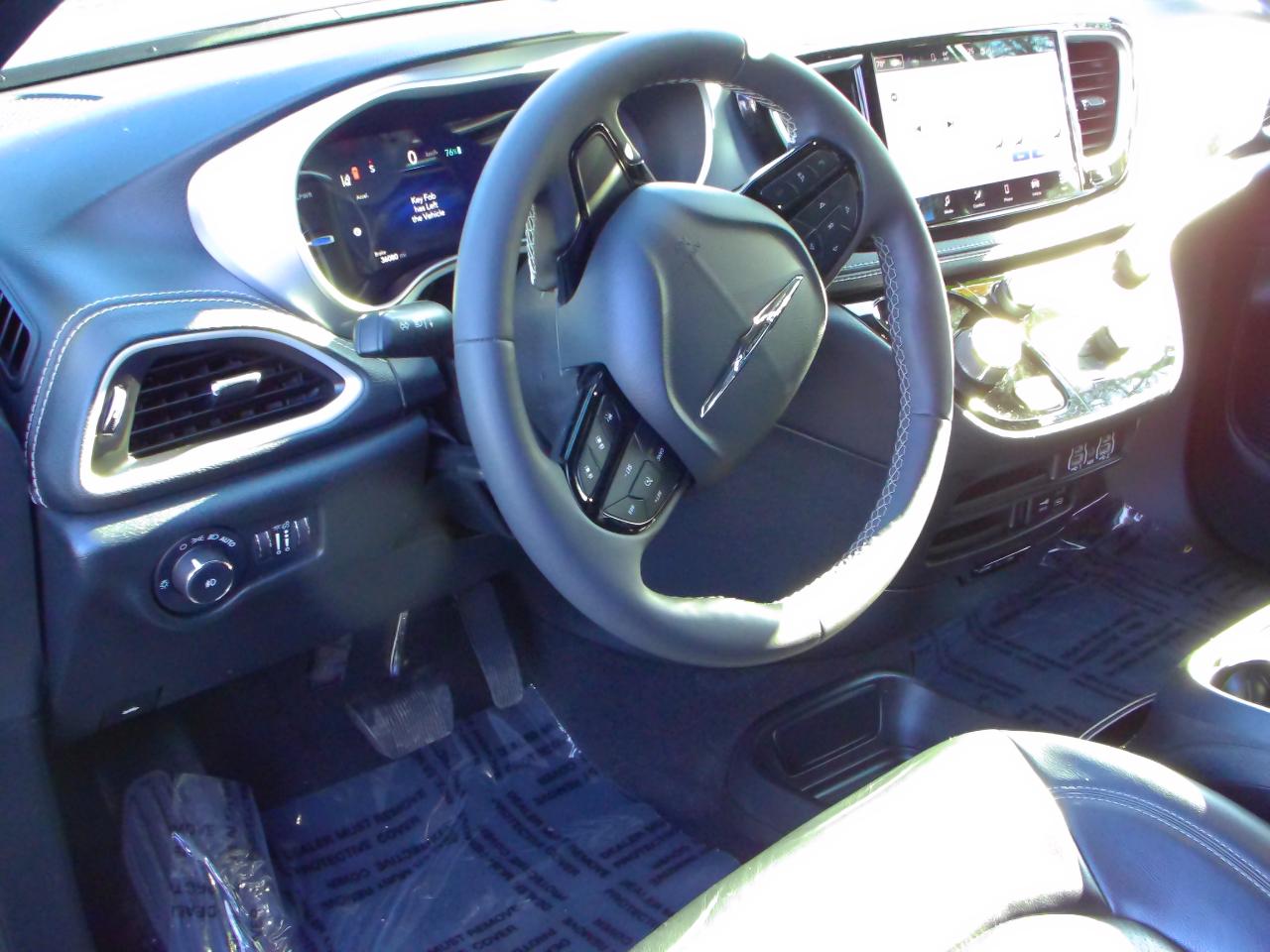 Chrysler Pacifica Hybrid Touring L FWD 2022