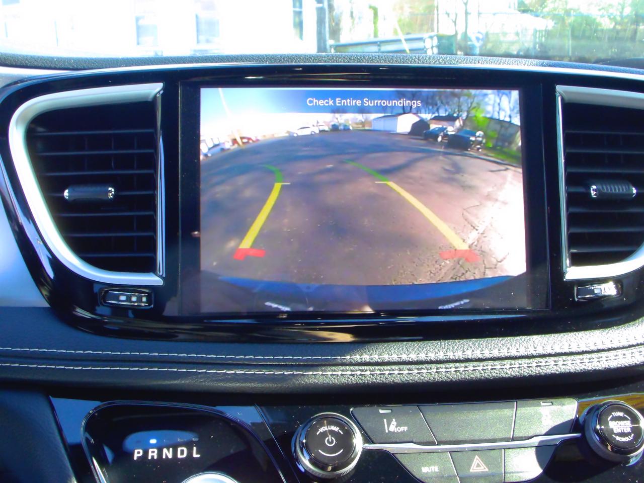 Chrysler Pacifica Hybrid Touring L FWD 2022