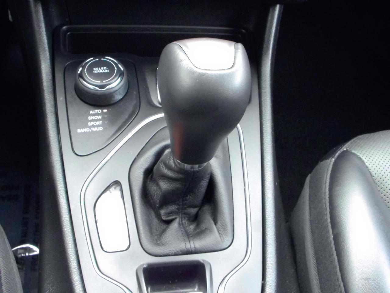 Jeep Cherokee Latitude Lux 4x4 2022