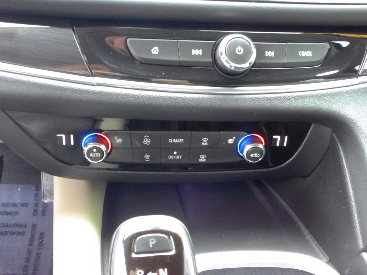 Buick Enclave AWD 4dr Essence 2019