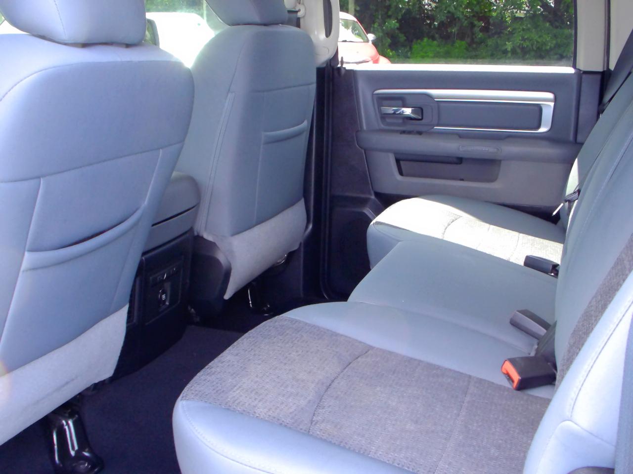 RAM 1500 Big Horn 4x4 Crew Cab 5'7" Box 2018