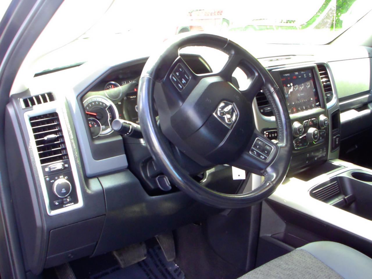 RAM 1500 Big Horn 4x4 Crew Cab 5'7" Box 2018