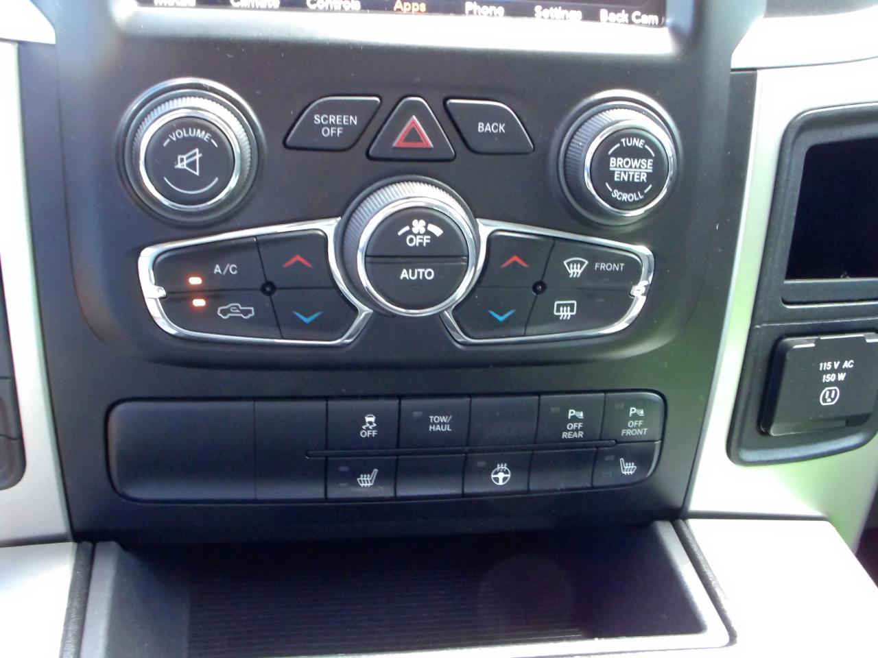 RAM 1500 Big Horn 4x4 Crew Cab 5'7" Box 2018