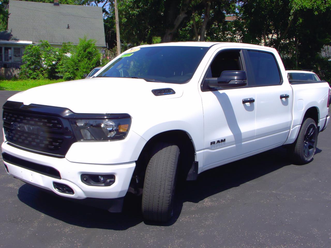 RAM 1500 Big Horn 4x4 Crew Cab 5'7" Box 2024