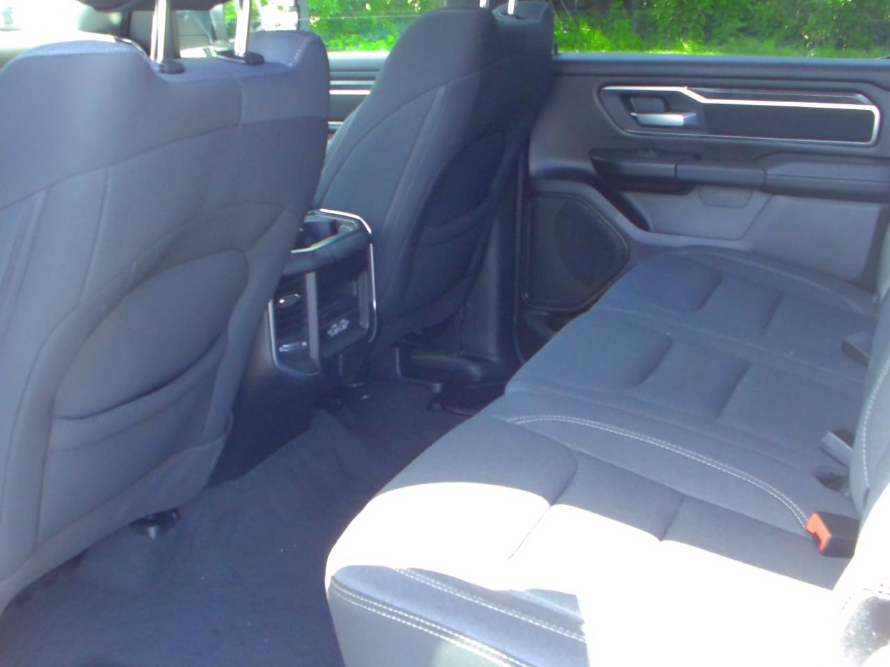 RAM 1500 Big Horn 4x4 Crew Cab 5'7" Box 2024
