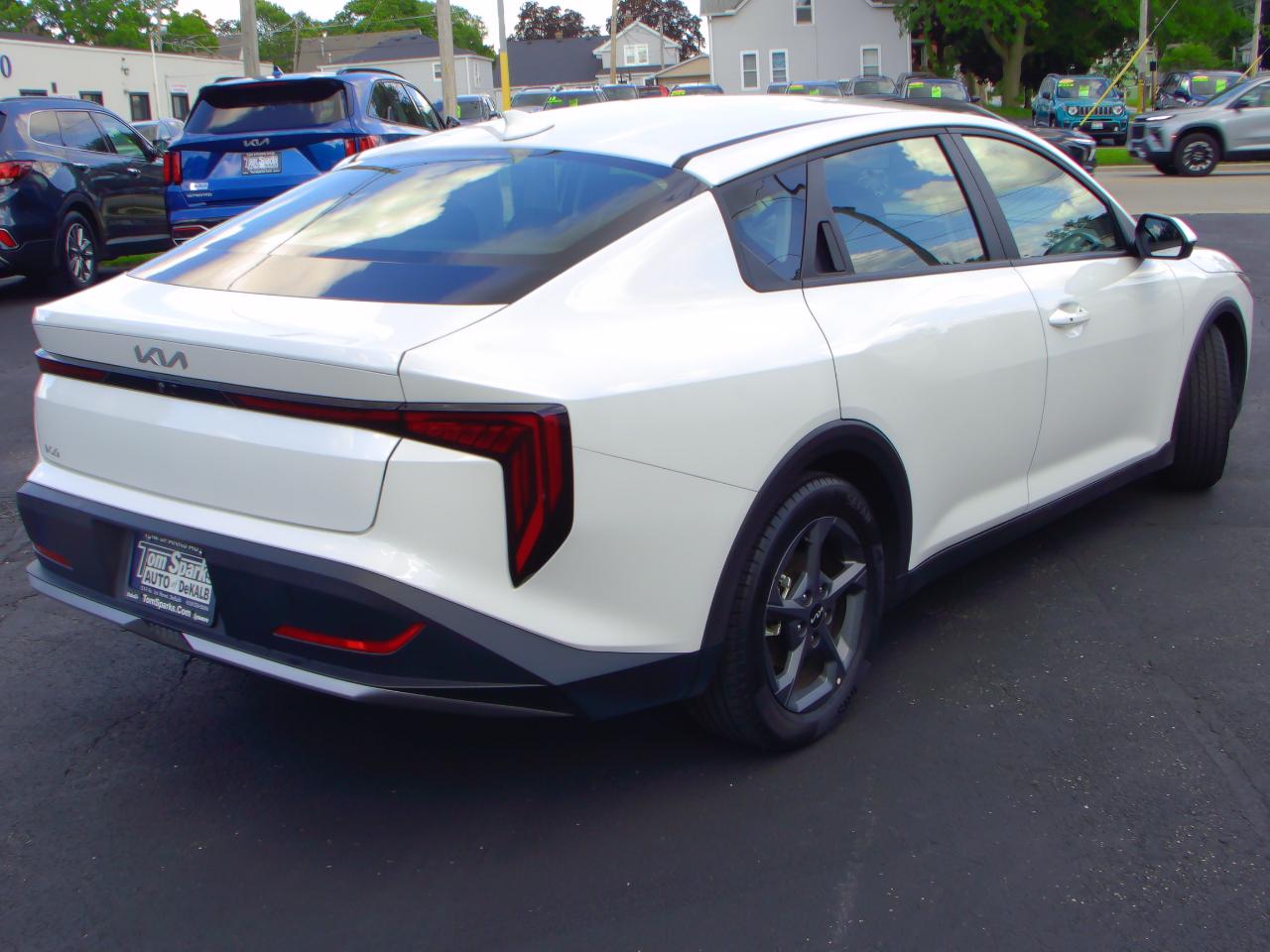 Kia K4 LXS FWD 2025