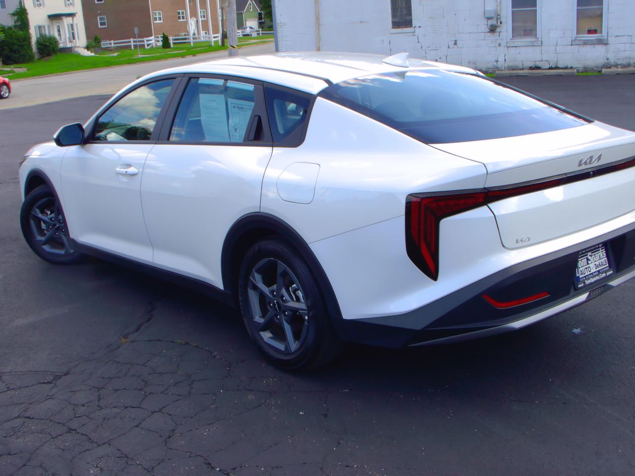 Kia K4 LXS FWD 2025
