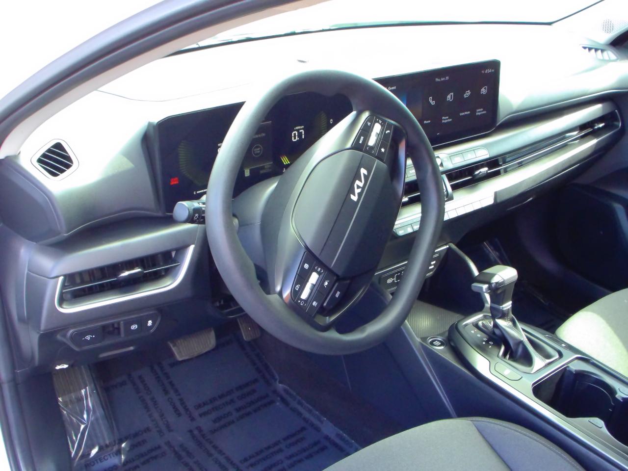 Kia K4 LXS FWD 2025