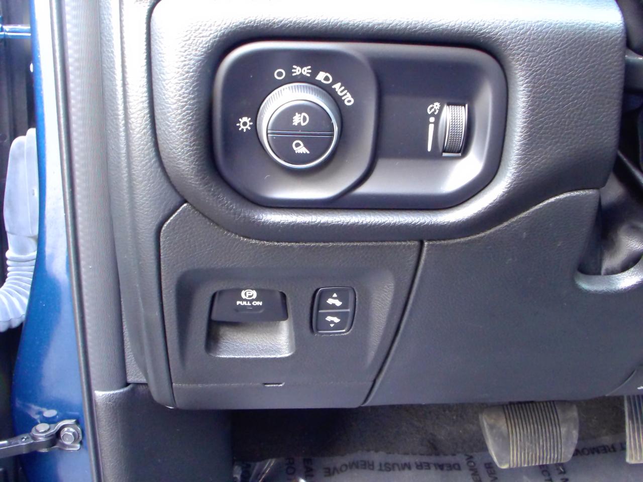 RAM 1500 Big Horn 4wd Quad Cab 2023