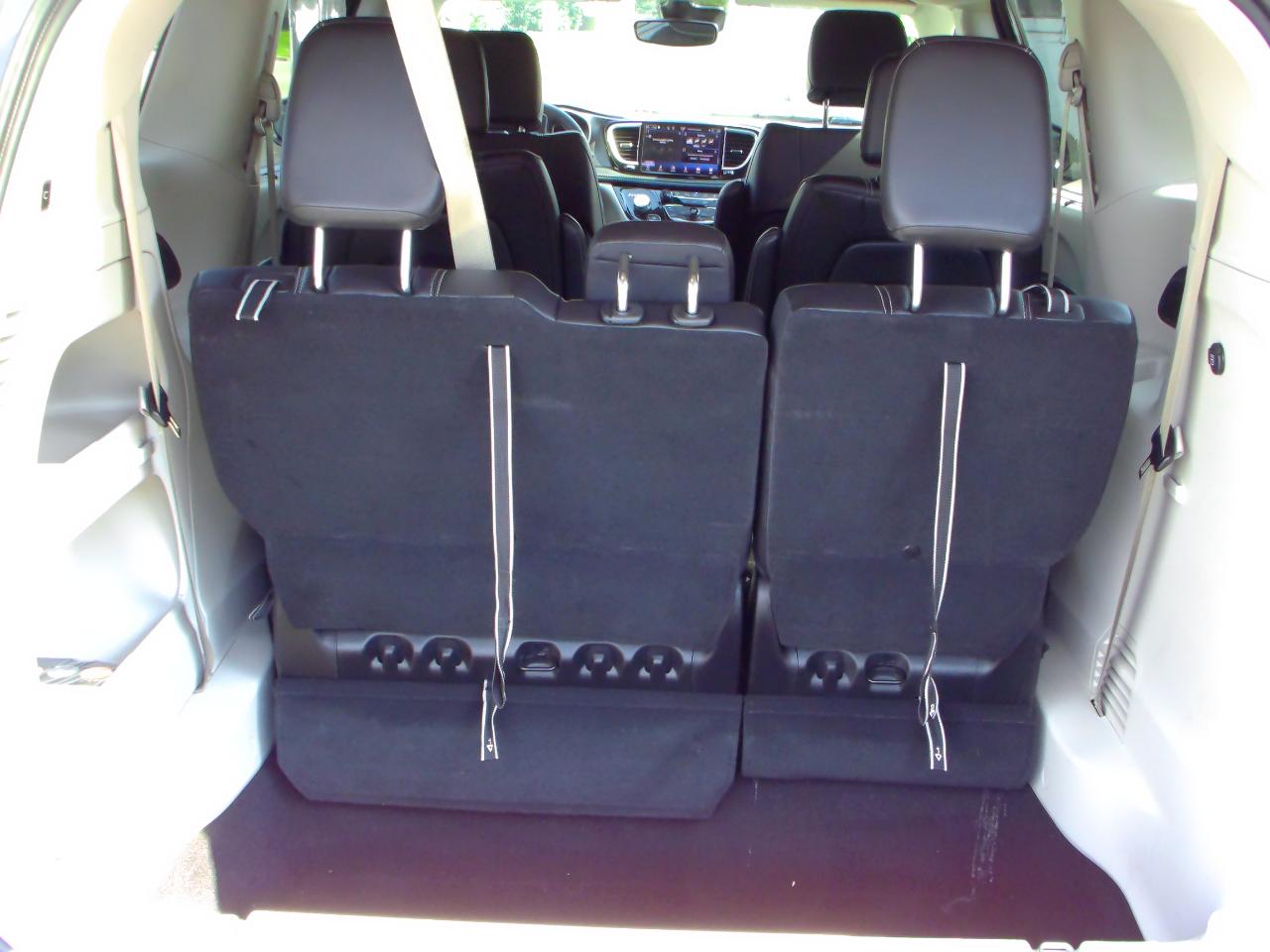 Chrysler Pacifica Touring L 2023