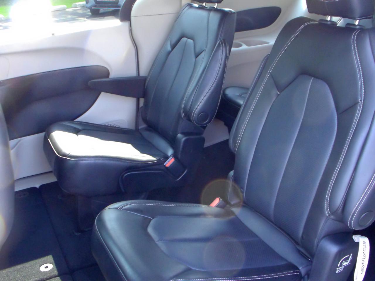 Chrysler Pacifica Touring L 2023