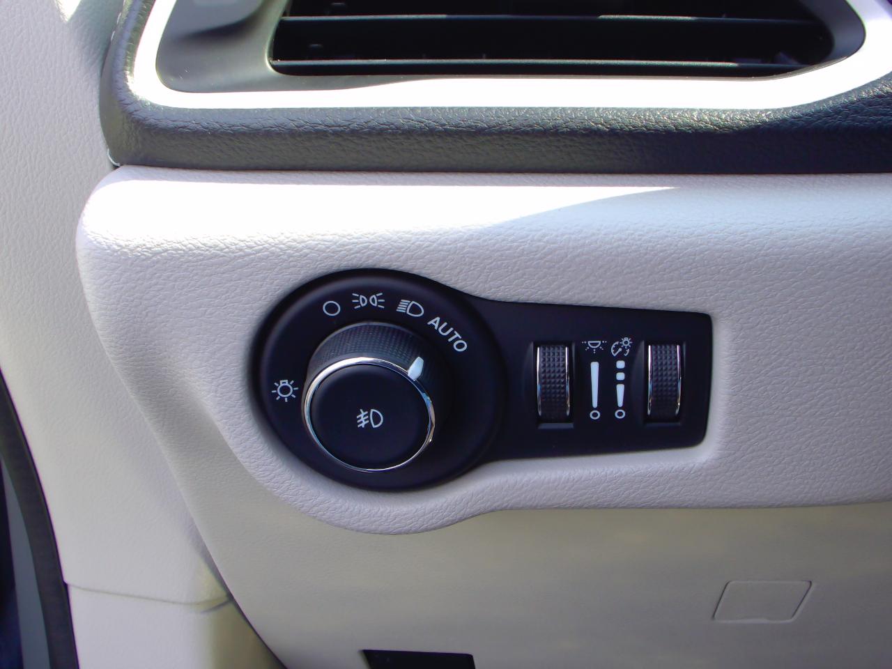 Chrysler Pacifica Touring L 2023