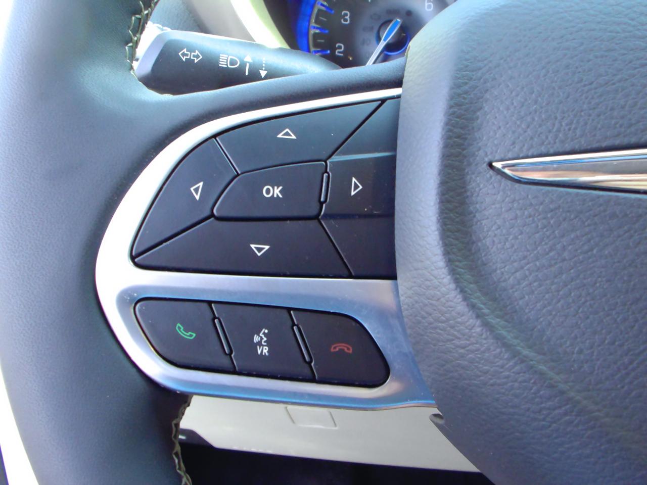 Chrysler Pacifica Touring L 2023