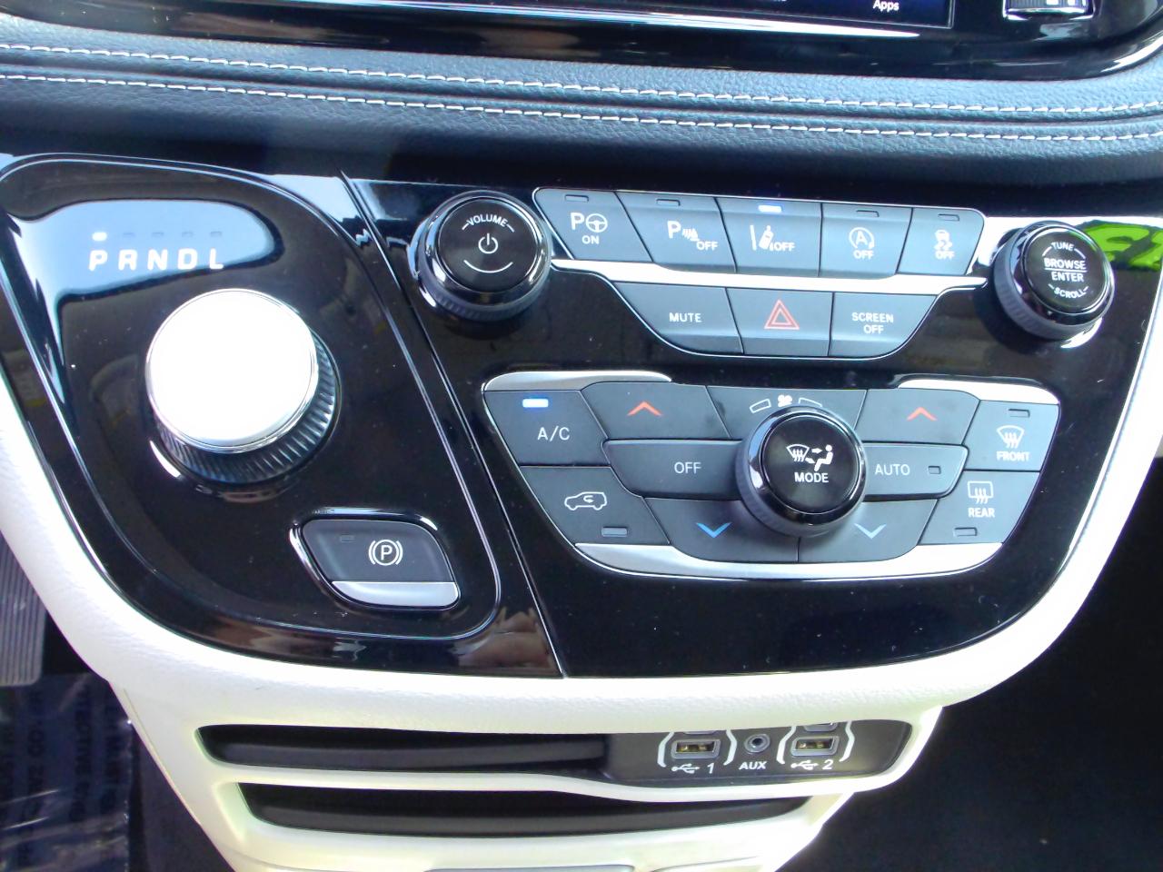 Chrysler Pacifica Touring L 2023