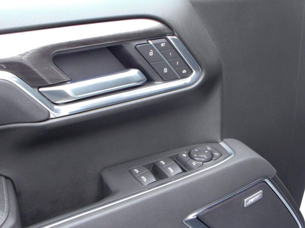 Chevrolet Silverado 1500 4WD Crew Cab 147" LTZ 2025