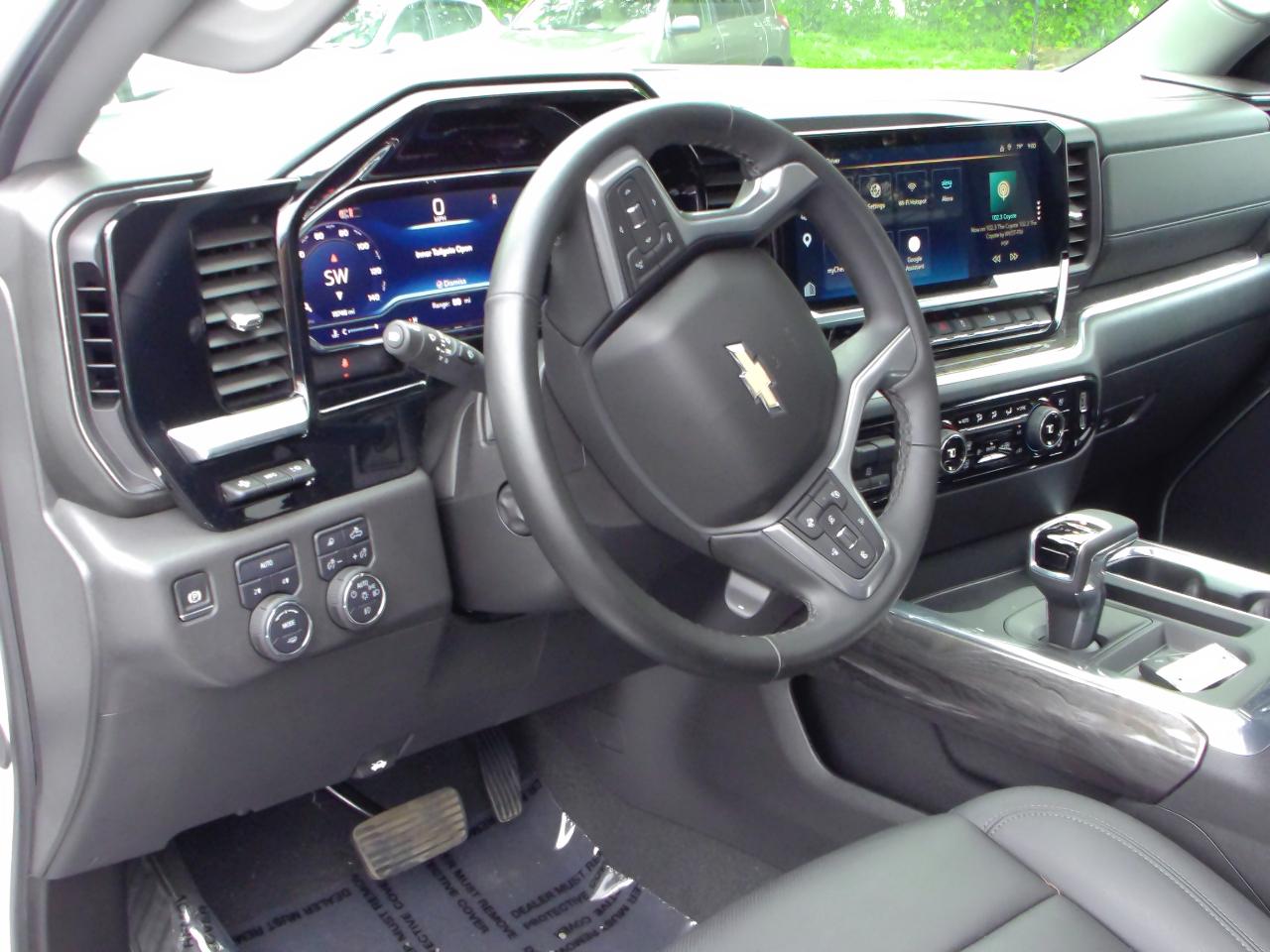 Chevrolet Silverado 1500 4WD Crew Cab 147" LTZ 2025